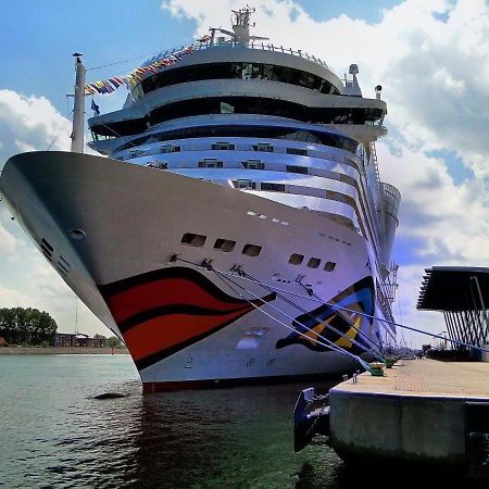 Апартаменты Sonnendeck, Direkt Am Leuchtturm Росток Экстерьер фото