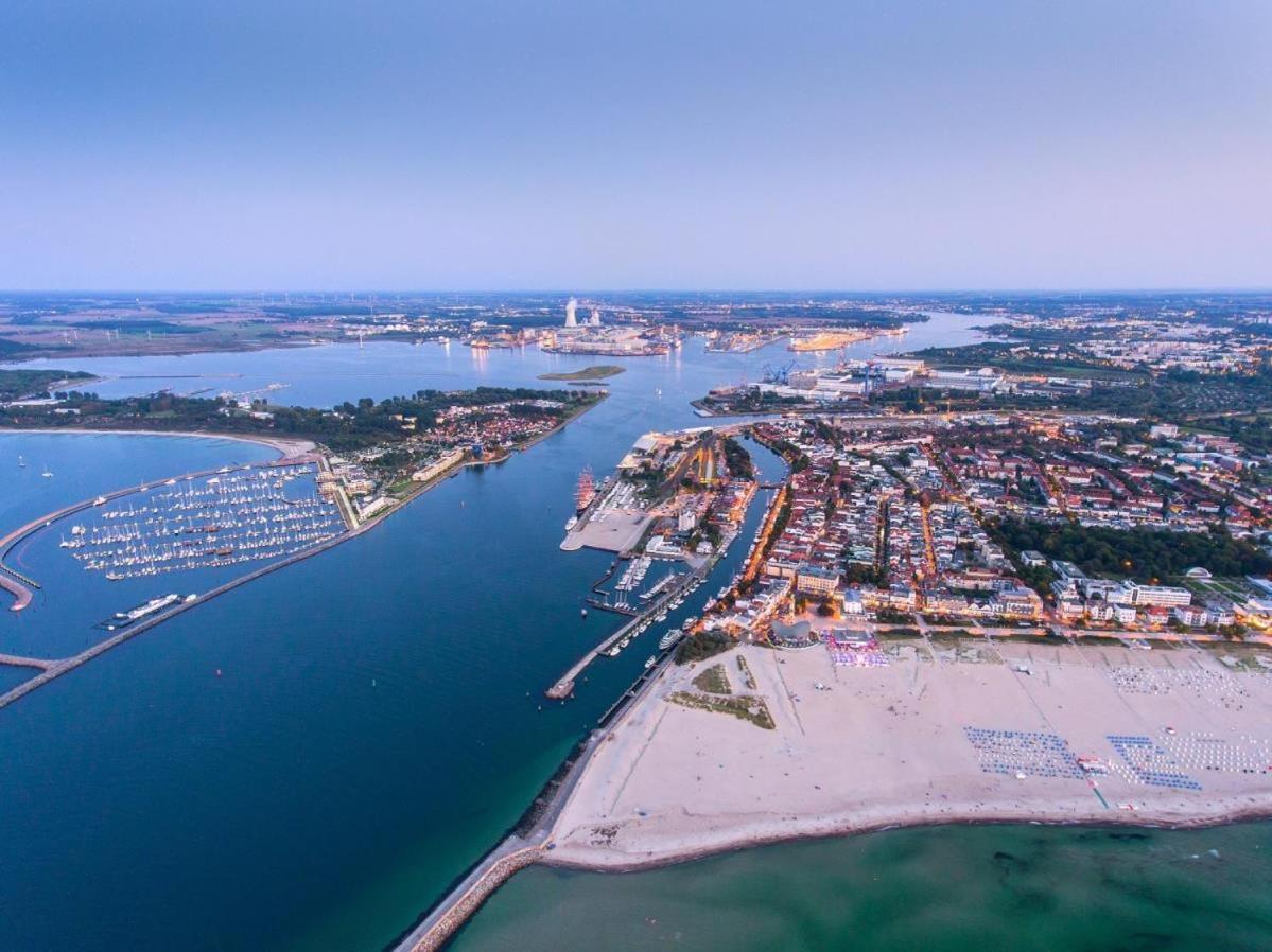 Апартаменты Sonnendeck, Direkt Am Leuchtturm Росток Экстерьер фото