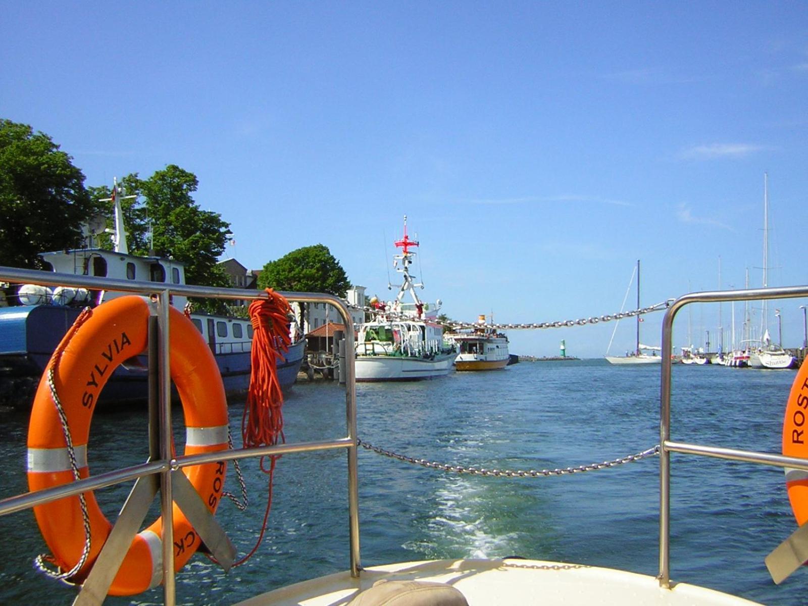 Апартаменты Sonnendeck, Direkt Am Leuchtturm Росток Экстерьер фото